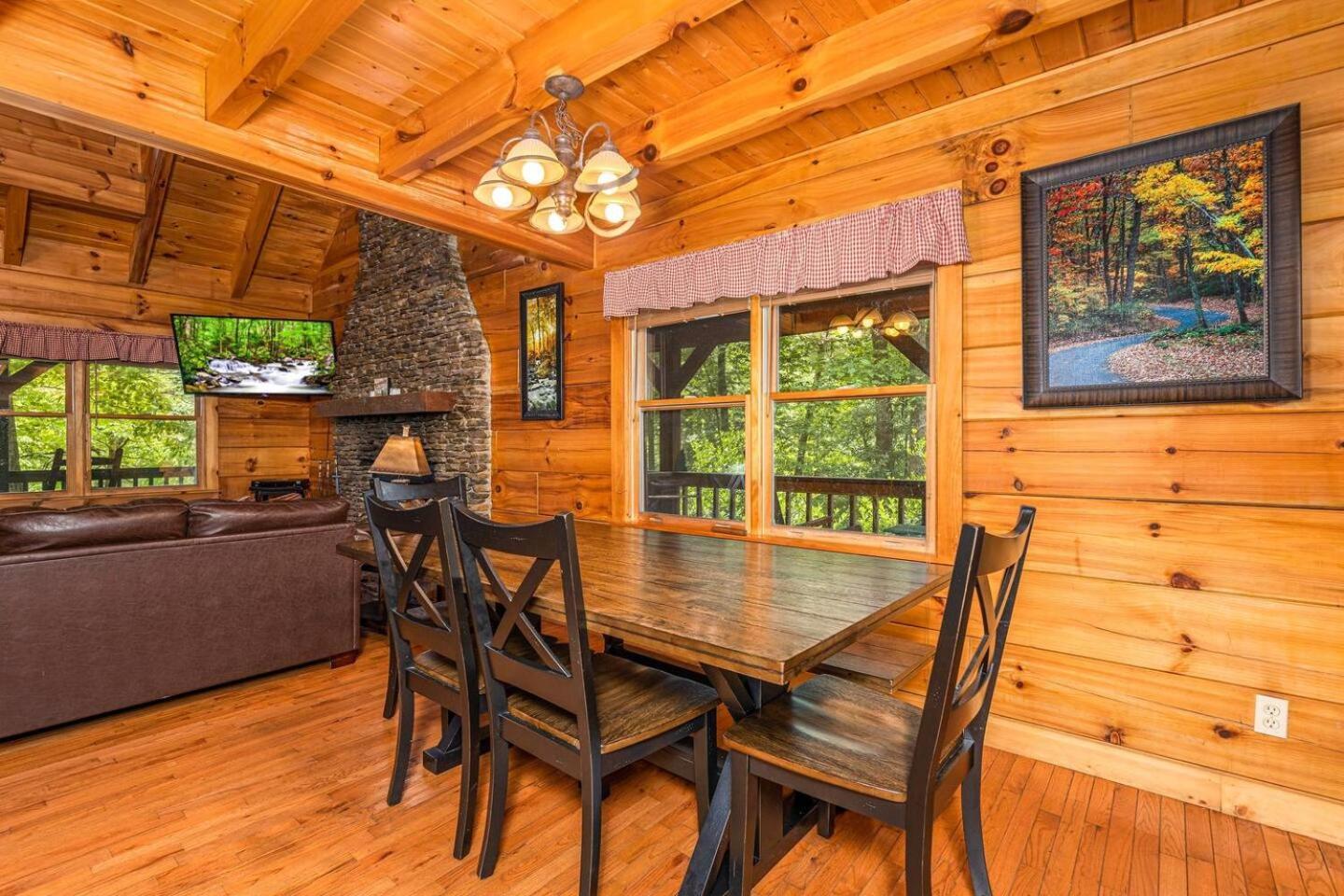 Pigeonforge Cabin Game Roomdog Friendlyhot Tub Pigeon Forge Extérieur photo
