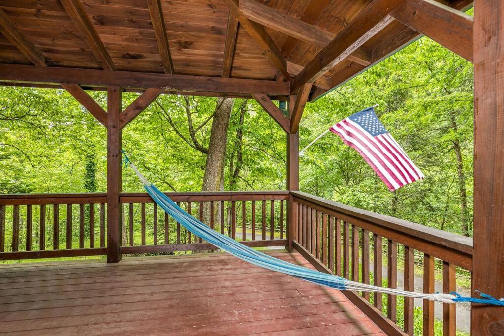 Pigeonforge Cabin Game Roomdog Friendlyhot Tub Pigeon Forge Extérieur photo