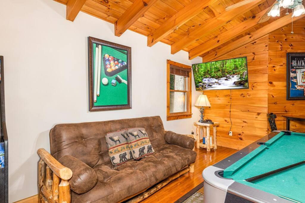 Pigeonforge Cabin Game Roomdog Friendlyhot Tub Pigeon Forge Extérieur photo