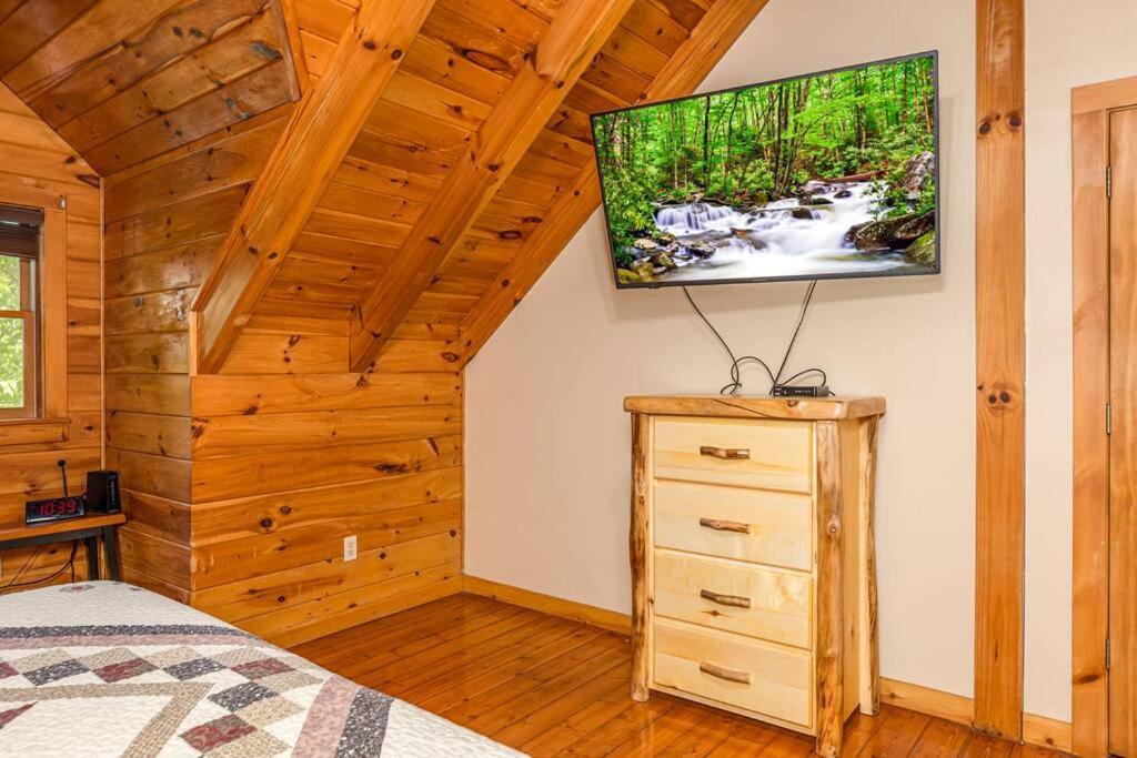 Pigeonforge Cabin Game Roomdog Friendlyhot Tub Pigeon Forge Extérieur photo