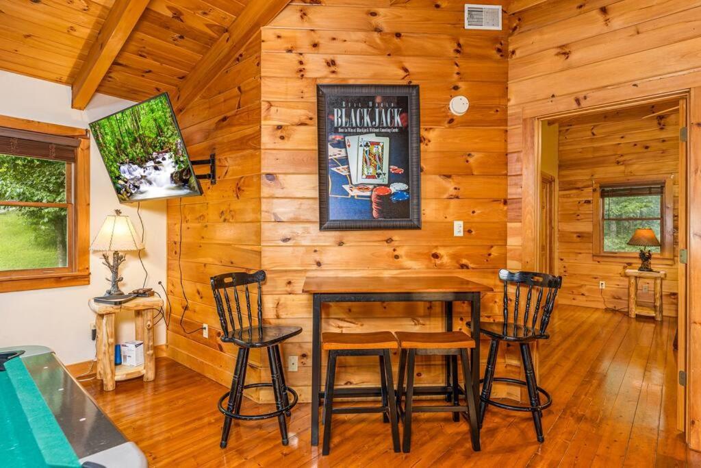 Pigeonforge Cabin Game Roomdog Friendlyhot Tub Pigeon Forge Extérieur photo