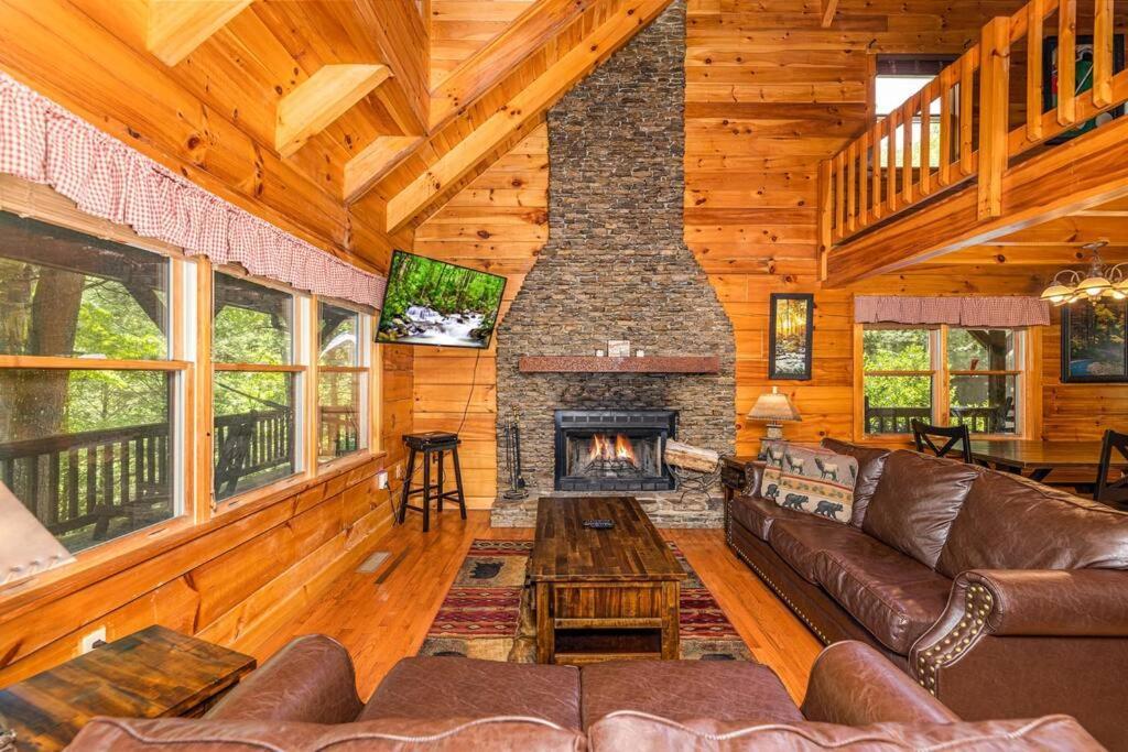 Pigeonforge Cabin Game Roomdog Friendlyhot Tub Pigeon Forge Extérieur photo